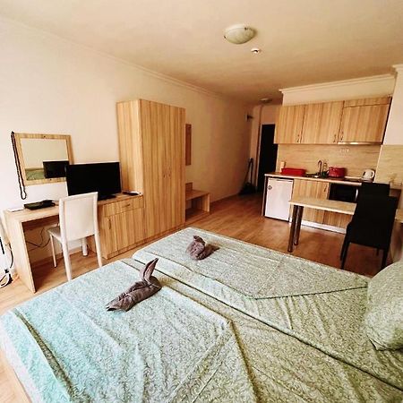 Lovely Studio Apartment On The Beach Μπουργκάς Εξωτερικό φωτογραφία